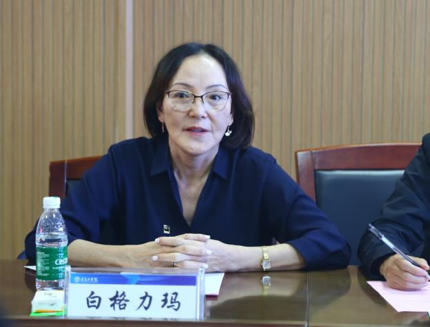 足球365国际合作开启新篇章——蒙古CITI大学及ECL学院代表团来校交流访问 足球365国际合作开启新篇章——蒙古CITI大学及ECL学院代表团来校交流访问