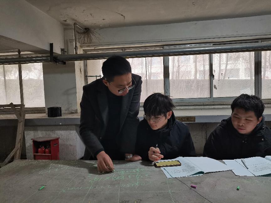 足球365与青岛盈盛检测技术有限公司开展校企合作交流