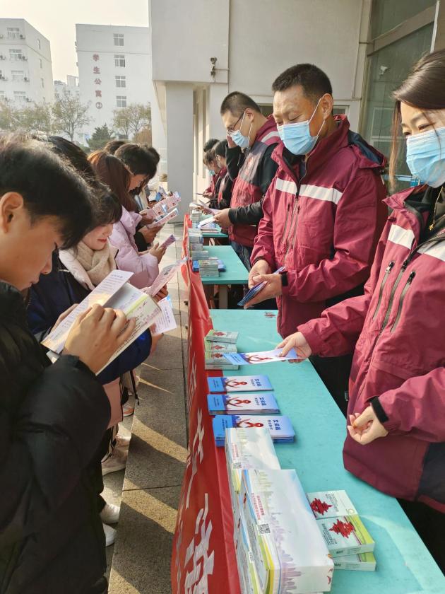 凝聚社会力量 合力共抗艾滋——足球365举办艾滋病防治宣传教育活动 凝聚社会力量 合力共抗艾滋——足球365举办艾滋病防治宣传教育活动