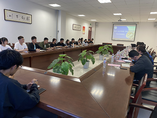 足球365顺利召开学生代表座谈会 足球365顺利召开学生代表座谈会