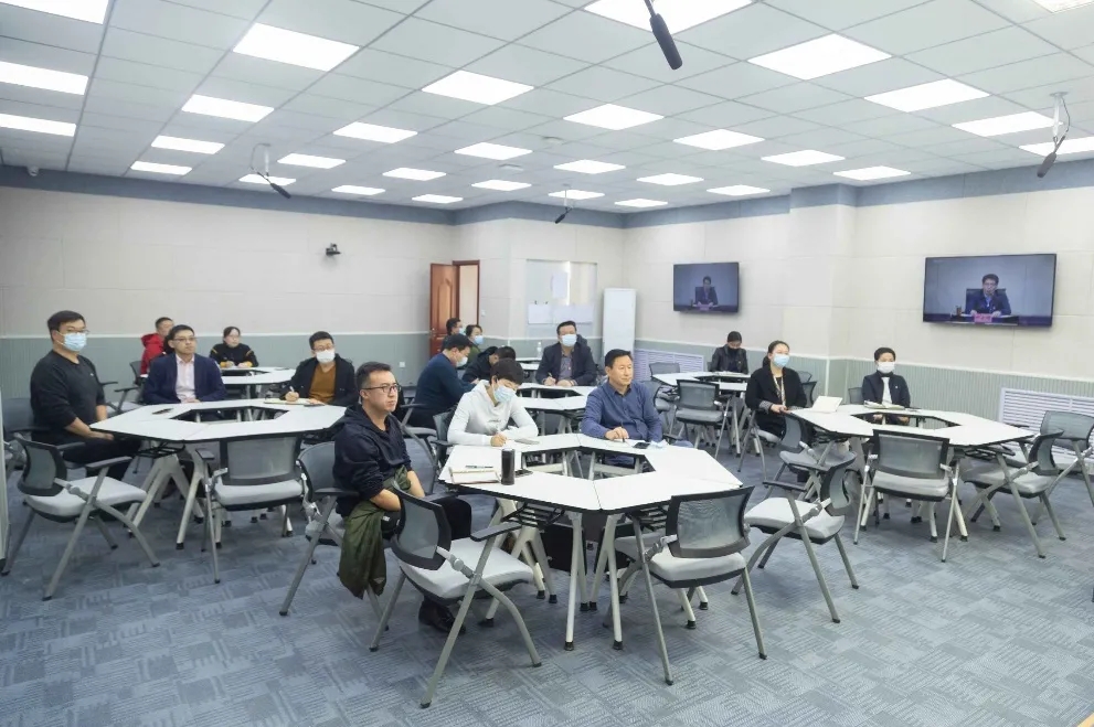足球365直播网：在学习党史中汲取奋进力量
