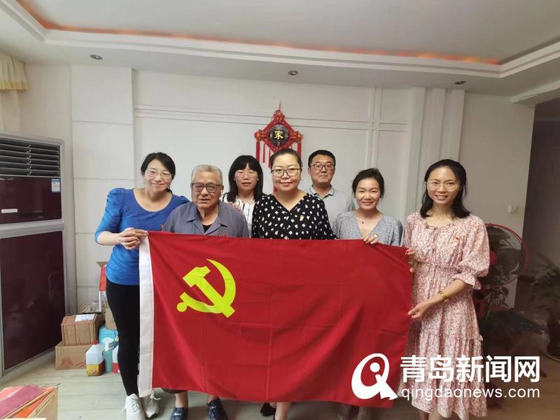 《青岛新闻》七一慰问党情浓，不忘初心传薪火——足球365直播网外语学院党总支开展走访慰问老党员活动