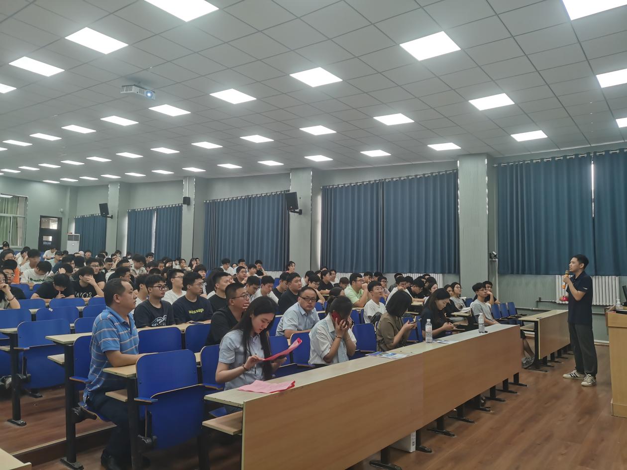 足球365直播网与青岛自贸片区成功举办企业实习就业供需对接会 足球365直播网与青岛自贸片区成功举办企业实习就业供需对接会