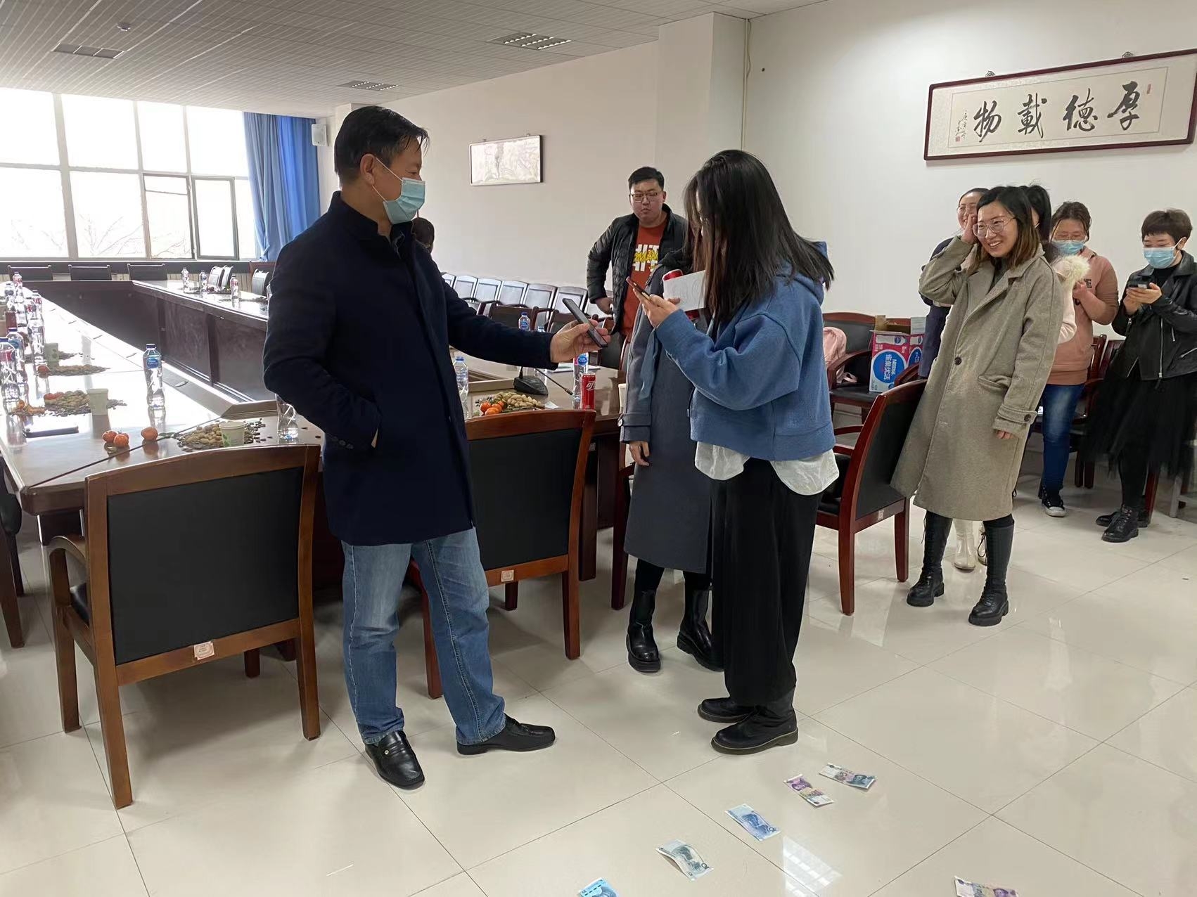 足球365举行丰富多彩的活动庆祝“三八”国际劳动妇女节 足球365举行丰富多彩的活动庆祝“三八”国际劳动妇女节