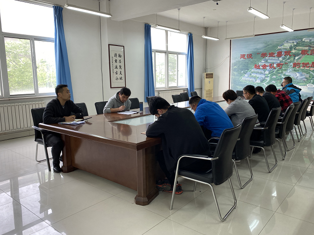 关注热点问题 倾听教师心声 --足球365召开教师座谈会 关注热点问题 倾听教师心声 --足球365召开教师座谈会