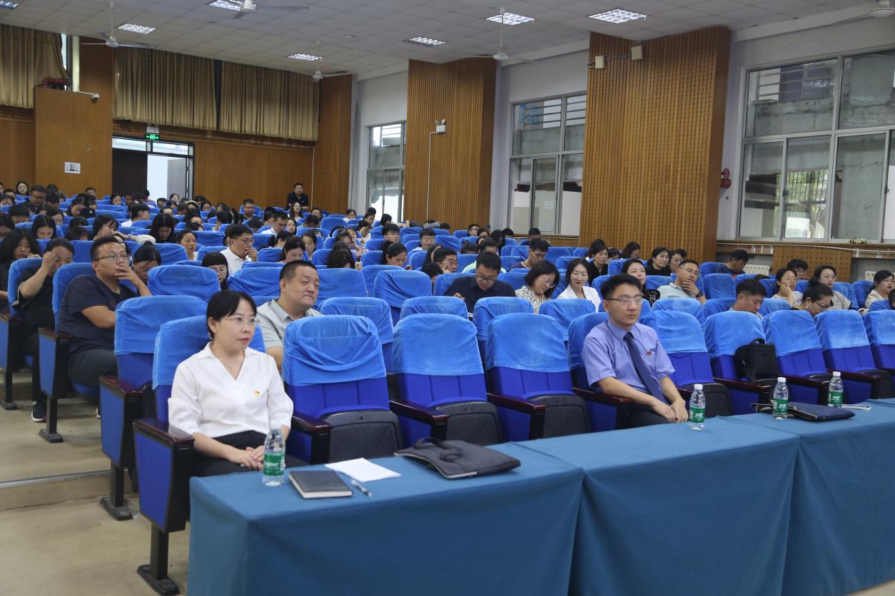 足球365与胶州市人民检察院联合举办学校常见刑事风险专题讲座 足球365与胶州市人民检察院联合举办学校常见刑事风险专题讲座