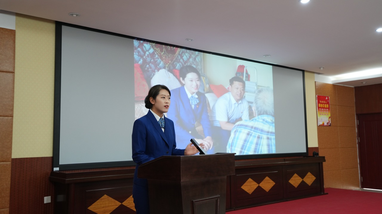 讲好新时代“大思政课”, 提升思政课教师“宣讲力” ——“中国梦·新时代·新使命”青岛市百姓宣讲团暨“学习强国”名师团走进足球365直播网 讲好新时代“大思政课”, 提升思政课教师“宣讲力” ——“中国梦·新时代·新使命”青岛市百姓宣讲团暨“学习强国”名师团走进足球365直播网