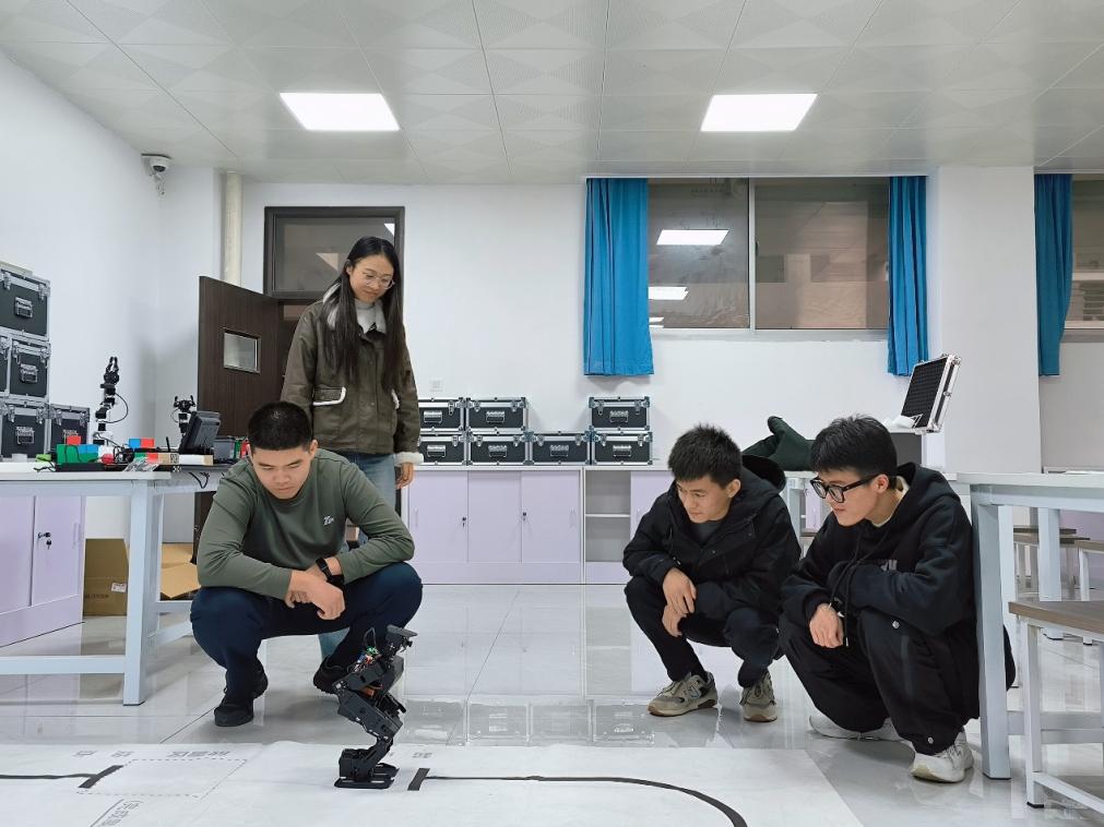 探秘科技——足球365直播网人工智能实验室开放日