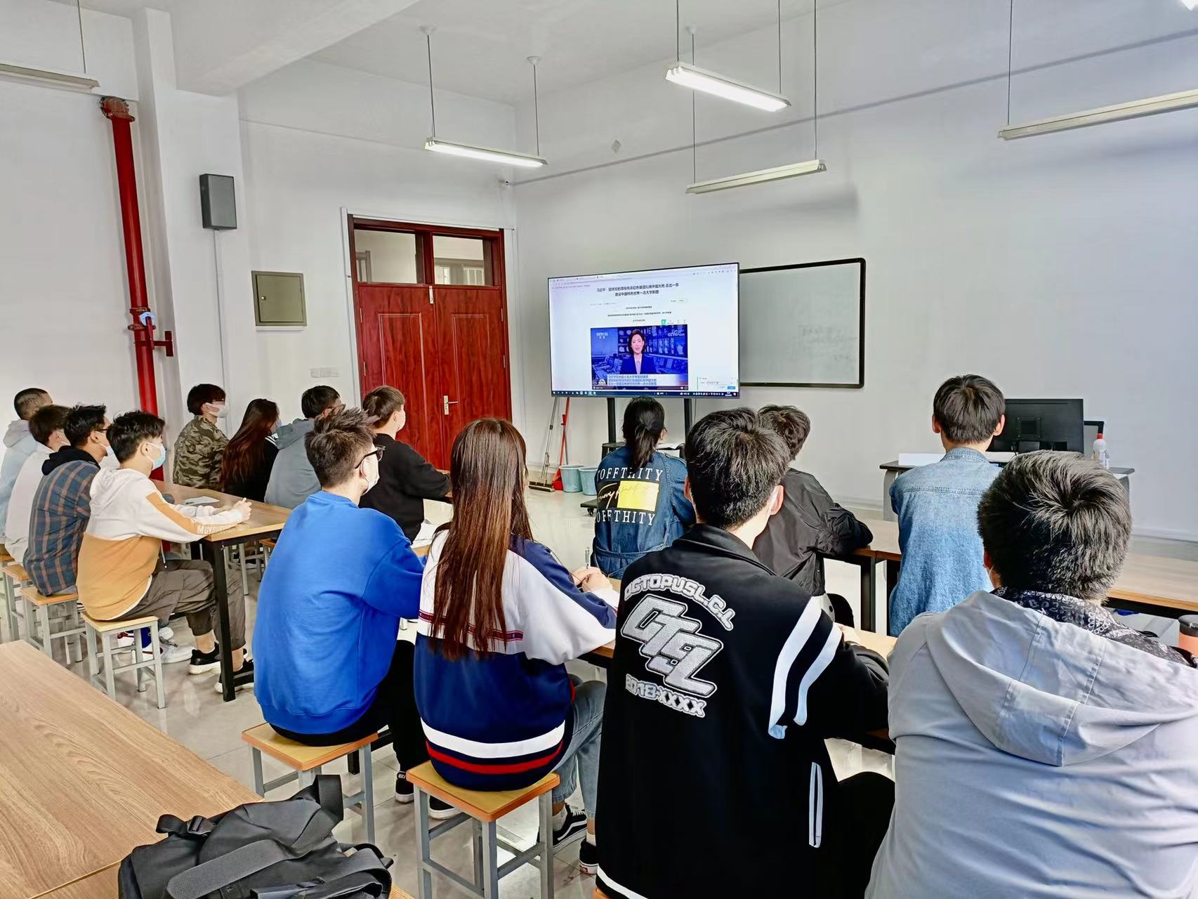 足球365直播网师生热议习近平总书记在中国人民大学考察时的重要讲话精神 足球365直播网师生热议习近平总书记在中国人民大学考察时的重要讲话精神