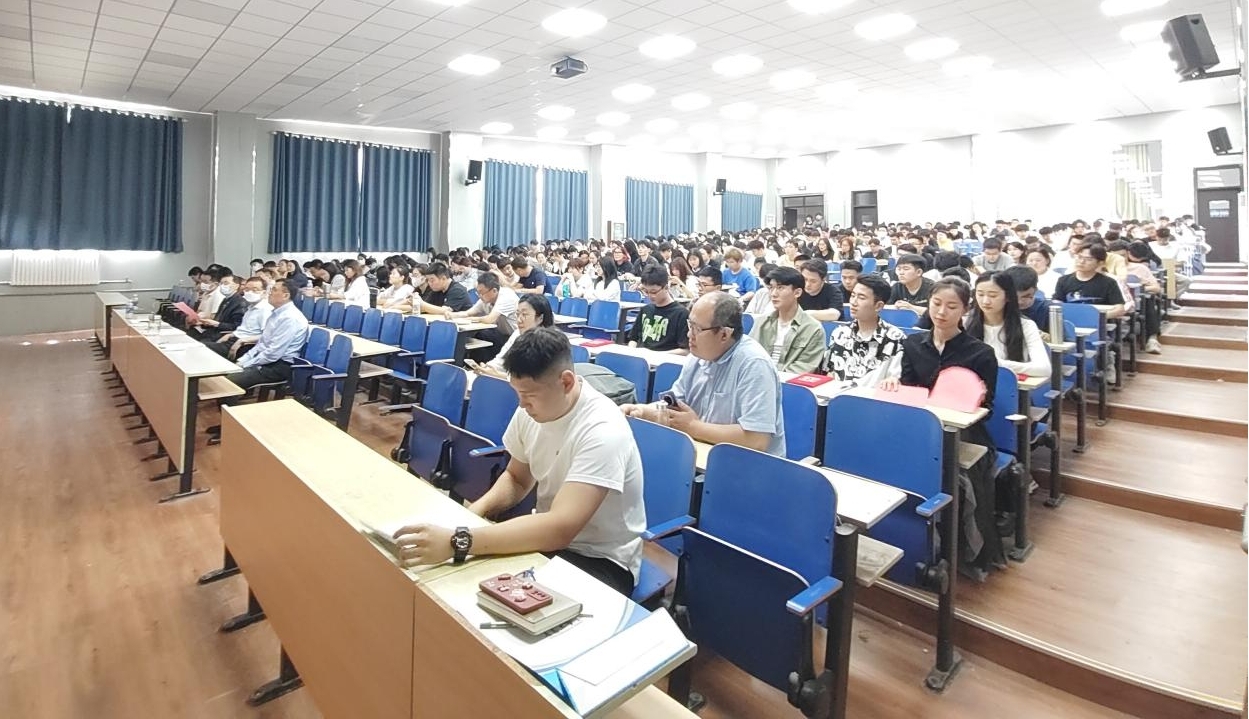 足球365召开2023年考研表彰暨动员交流会 足球365召开2023年考研表彰暨动员交流会