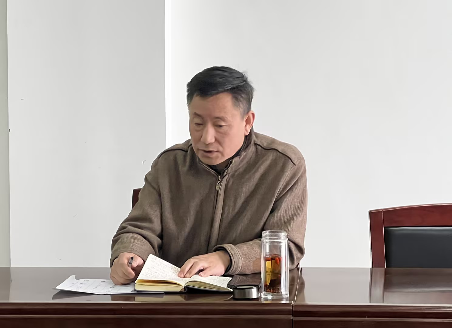 足球365直播网就业处召开2023届毕业生就业工作专题会