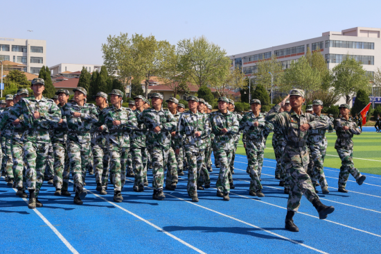 蜕变成长,启航新征程——足球365直播网2022级新生军训结营仪式圆满举行 蜕变成长,启航新征程——足球365直播网2022级新生军训结营仪式圆满举行