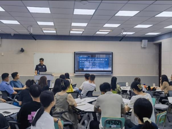 家校同心·反诈同行——足球365开展暑期预防网络电信诈骗宣讲会 家校同心·反诈同行——足球365开展暑期预防网络电信诈骗宣讲会