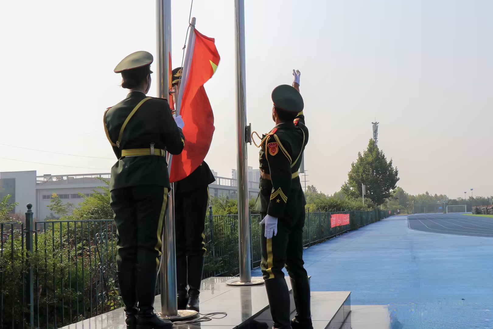 强国有我,青春有为 ——足球365隆重举行2023级新生军训结营仪式暨开学典礼 强国有我,青春有为 ——足球365隆重举行2023级新生军训结营仪式暨开学典礼