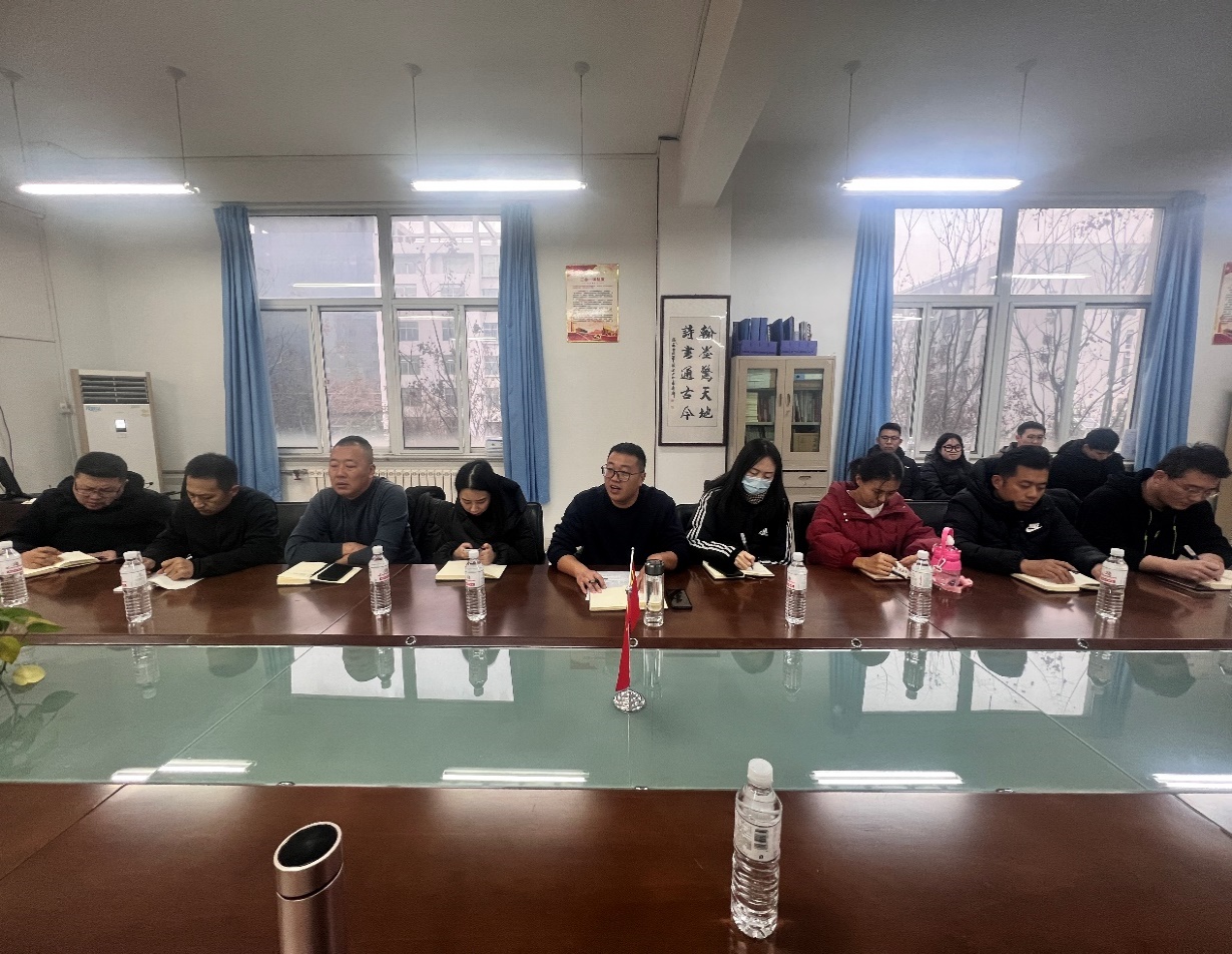 足球365召开学生代表座谈会