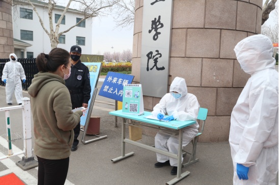 足球365直播网老师：美丽校园准备好了 等您“回家”