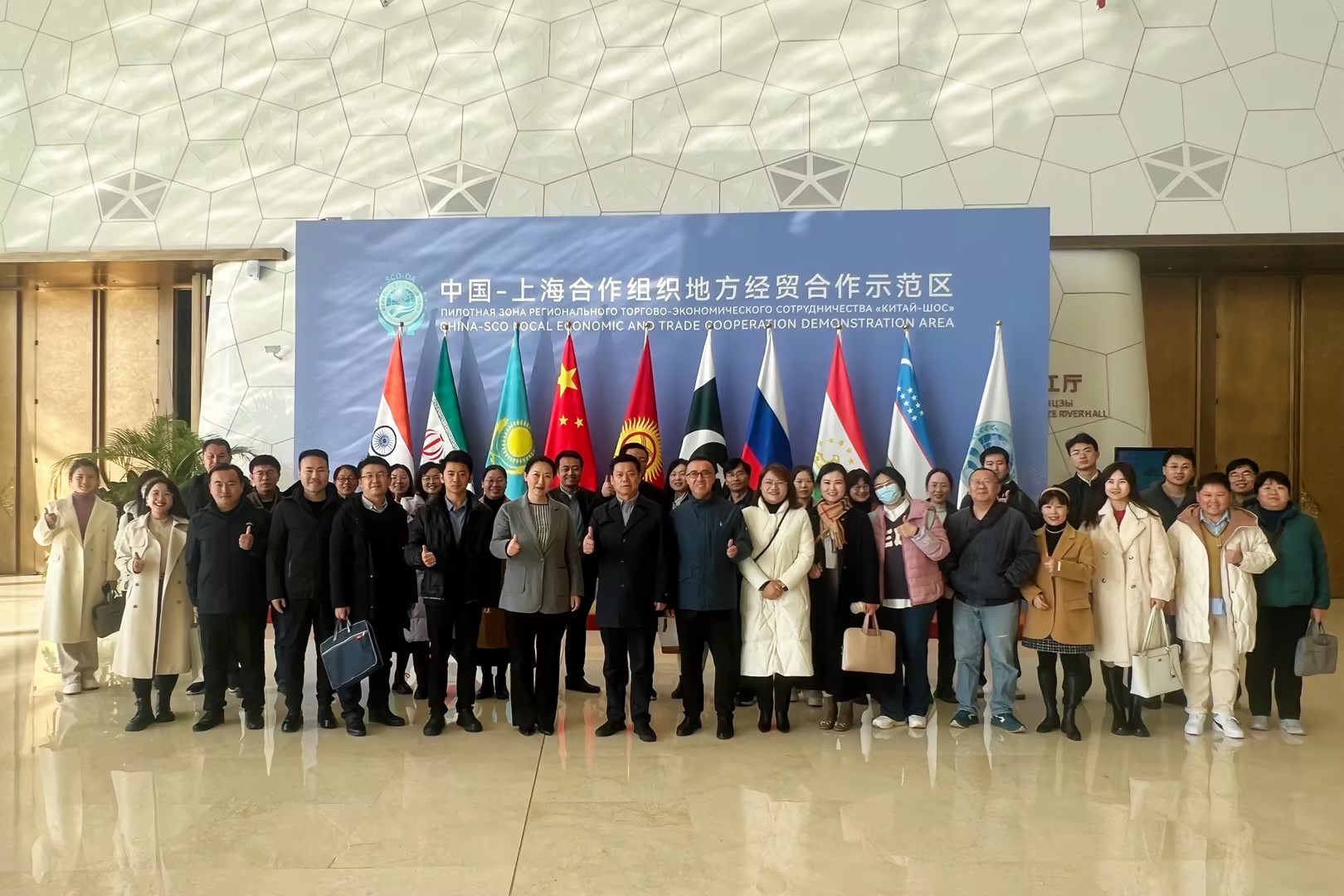 足球365直播网成功举办青岛社科青年联盟教育研究和校地融合组2023年学术座谈会 足球365直播网成功举办青岛社科青年联盟教育研究和校地融合组2023年学术座谈会