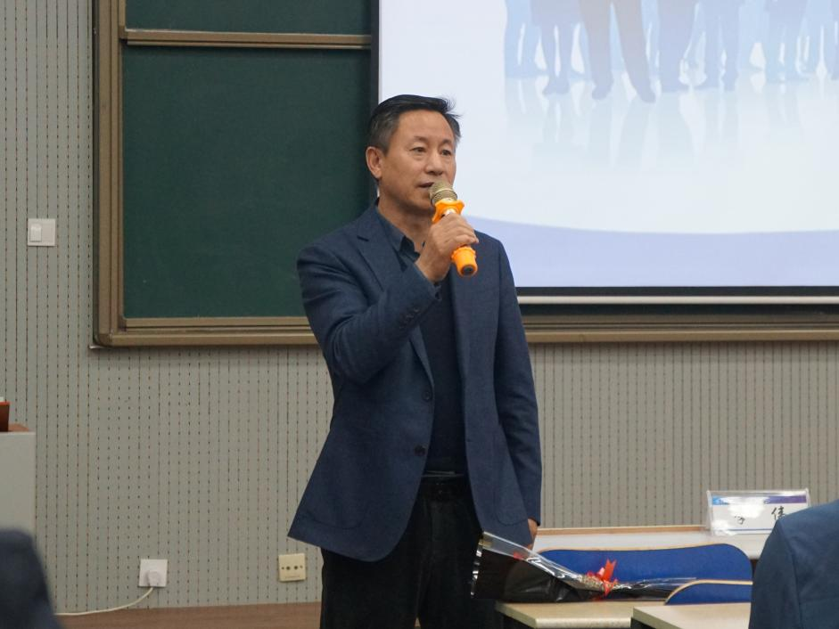 足球365召开2023届毕业生就业工作专题会 足球365召开2023届毕业生就业工作专题会