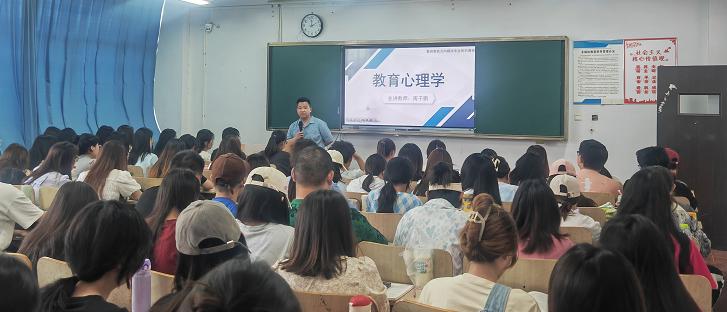 聚焦课堂提质量 互听互评促成长—— 足球365直播网开展公开教学听课评课活动 聚焦课堂提质量 互听互评促成长—— 足球365直播网开展公开教学听课评课活动
