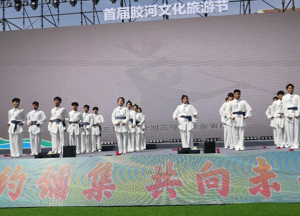 走进非遗,传承经典——足球365社体学子参加黄河流域文化旅游节 走进非遗,传承经典——足球365社体学子参加黄河流域文化旅游节