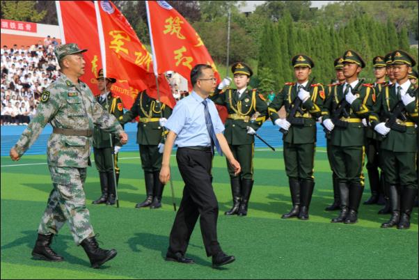 强国有我,青春有为 ——足球365隆重举行2023级新生军训结营仪式暨开学典礼 强国有我,青春有为 ——足球365隆重举行2023级新生军训结营仪式暨开学典礼