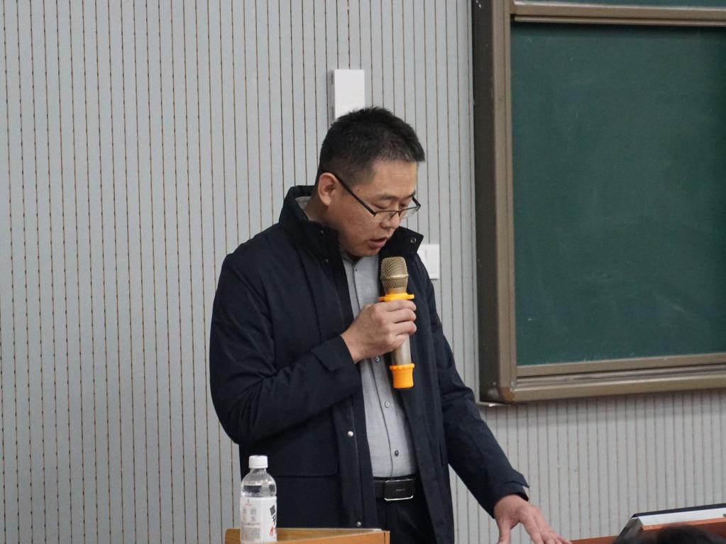 足球365召开2023届毕业生就业工作专题会 足球365召开2023届毕业生就业工作专题会