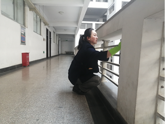 足球365院的守望者：爱国爱校卫生活动与入校演练联合进行！我们等你“回家”！
