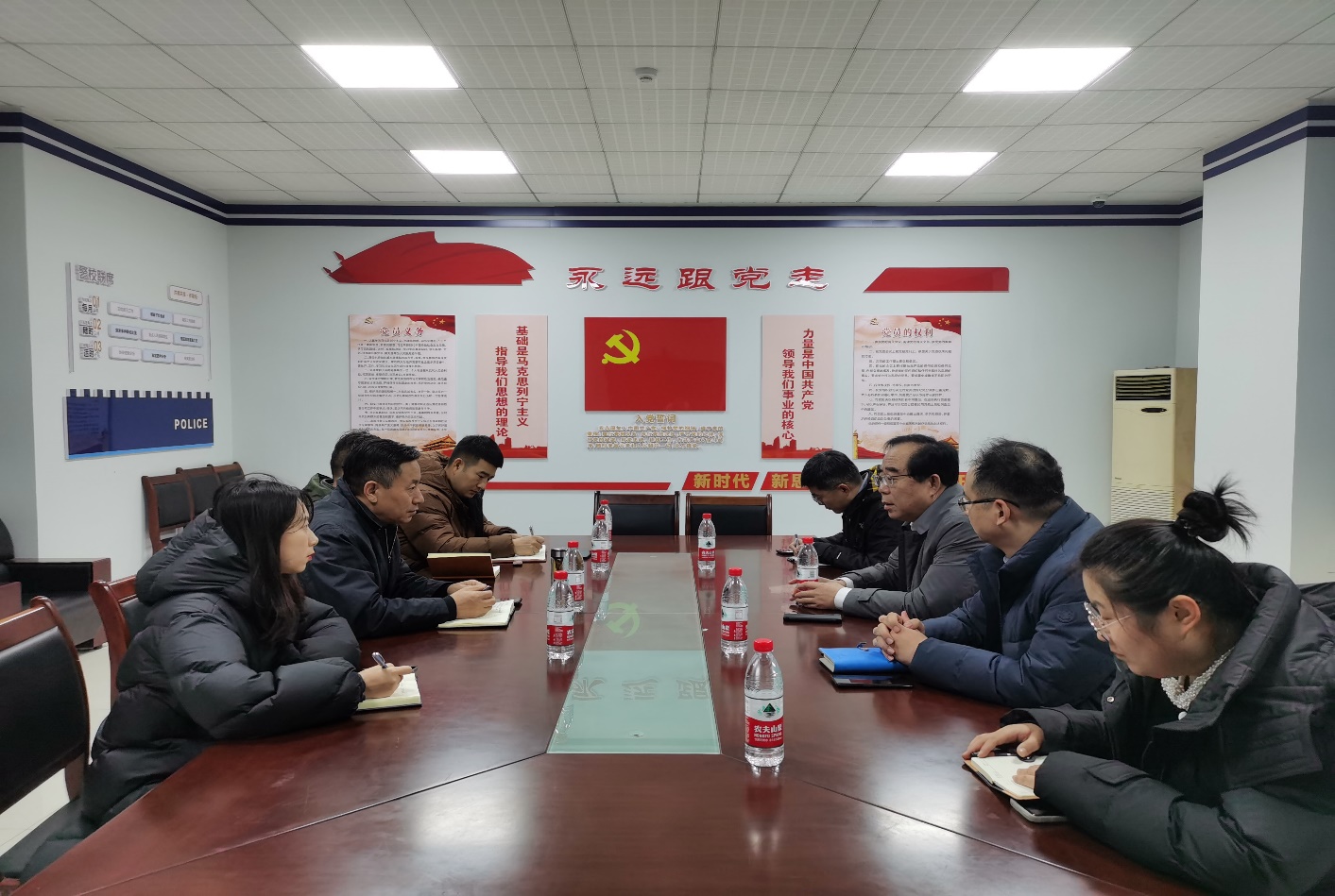 胶州市人力资源和社会保障局局长姜衍海一行到足球365走访交流