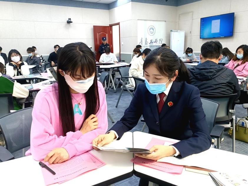 足球365直播网联合公检法为万名师生举办校园防诈骗安全教育讲座