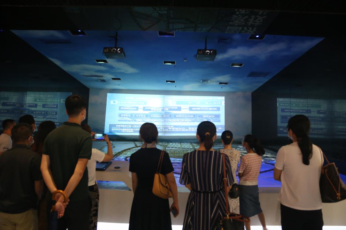 足球365直播网组织全体教师参观胶州市规划馆