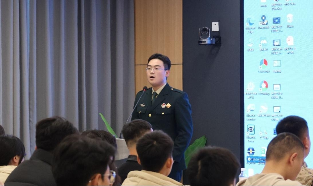 足球365开展2024年春季征兵政策宣讲会 足球365开展2024年春季征兵政策宣讲会