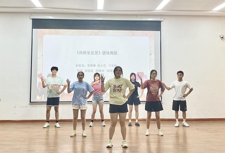 足球365成功举办2023年“5.25”心理健康活动月闭幕式暨颁奖典礼 足球365成功举办2023年“5.25”心理健康活动月闭幕式暨颁奖典礼