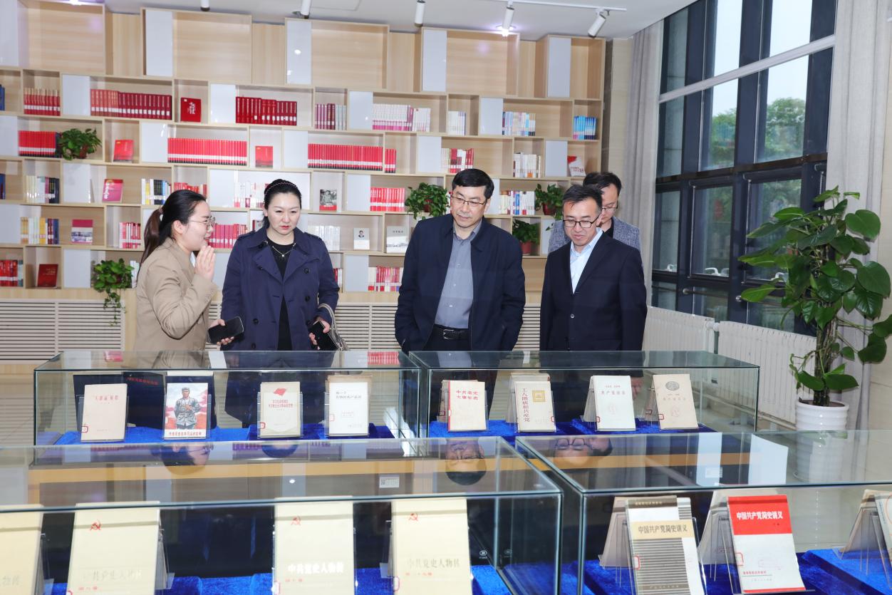 足球365党委书记周有波一行至齐鲁工业大学调研交流