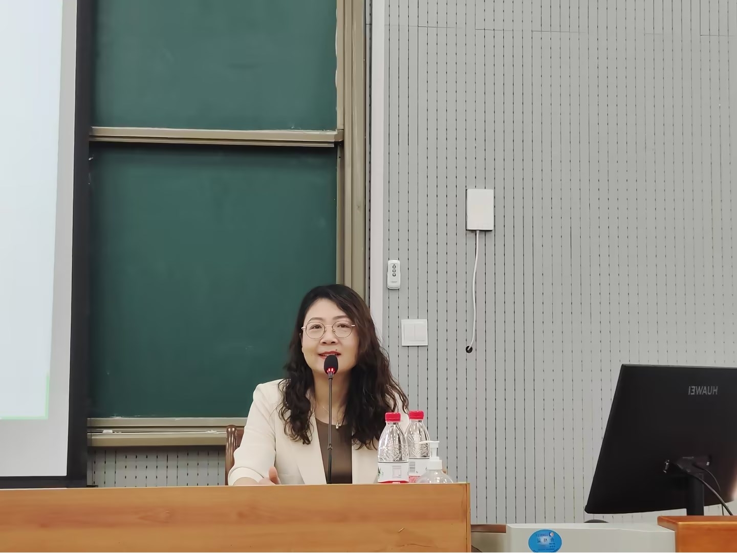专家教授讲座系列-名师指路,事半功倍足球365直播网2023-2024学年第一学期全体教职工讲座 专家教授讲座系列-名师指路,事半功倍足球365直播网2023-2024学年第一学期全体教职工讲座
