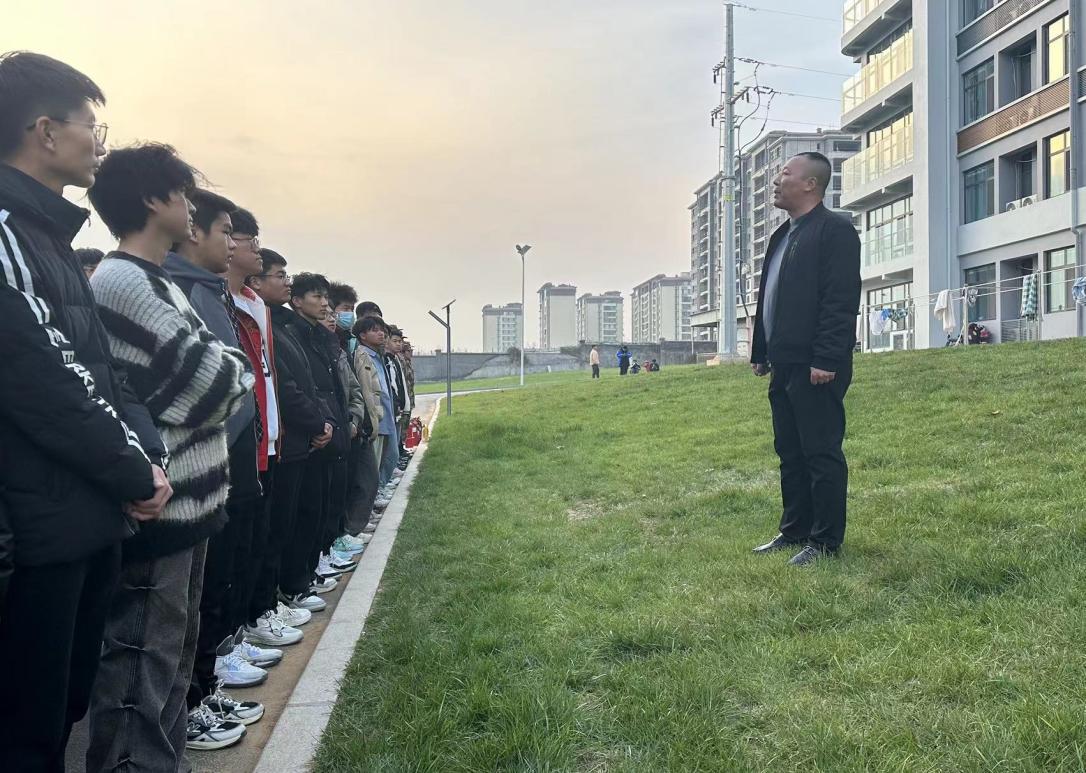 “预防为主,生命至上”——足球365直播网开展2023年度消防培训暨疏散演练活动 “预防为主,生命至上”——足球365直播网开展2023年度消防培训暨疏散演练活动