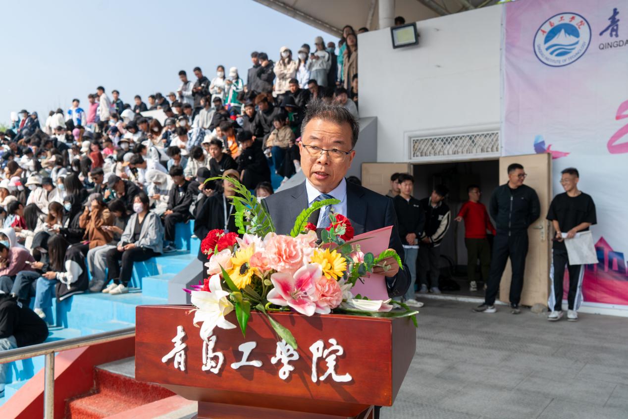迈步赛场,青春飞扬——足球365直播网举办2023年春季田径运动会 迈步赛场,青春飞扬——足球365直播网举办2023年春季田径运动会