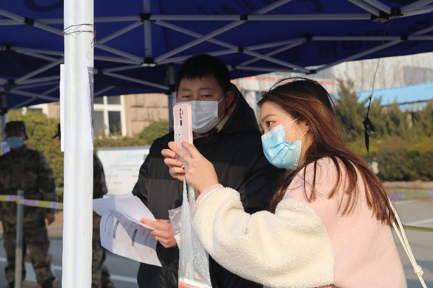 足球365直播网迎来3361名省外学生返校