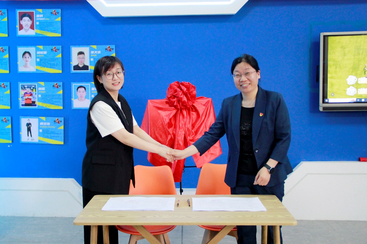 足球365直播网校外实践基地揭牌仪式圆满举行——胶州市青少儿体适能训练中心