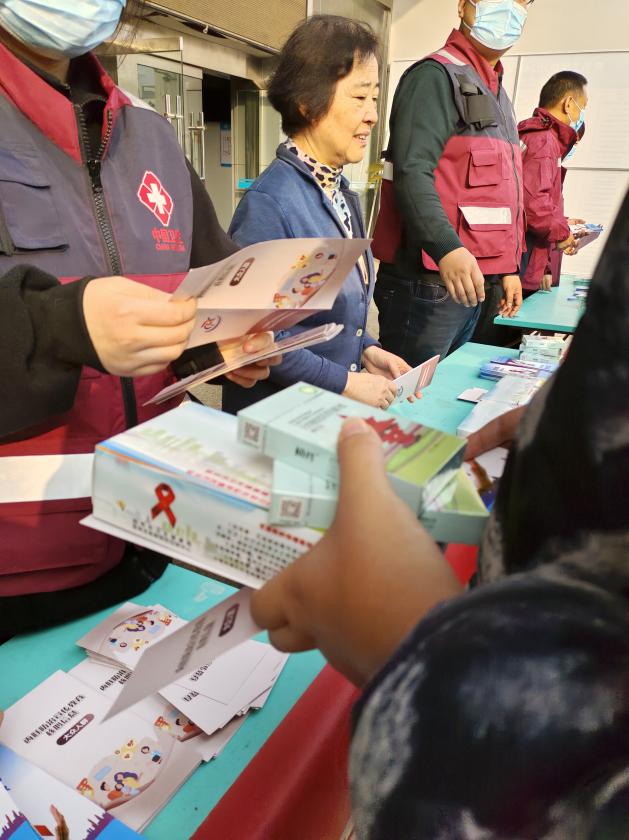 凝聚社会力量 合力共抗艾滋——足球365举办艾滋病防治宣传教育活动 凝聚社会力量 合力共抗艾滋——足球365举办艾滋病防治宣传教育活动