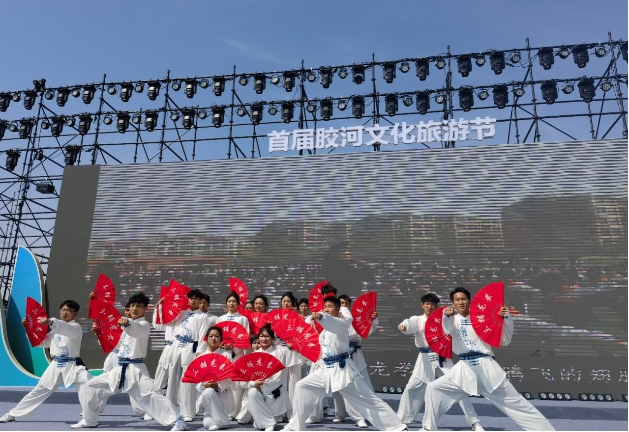 走进非遗,传承经典——足球365社体学子参加黄河流域文化旅游节 走进非遗,传承经典——足球365社体学子参加黄河流域文化旅游节