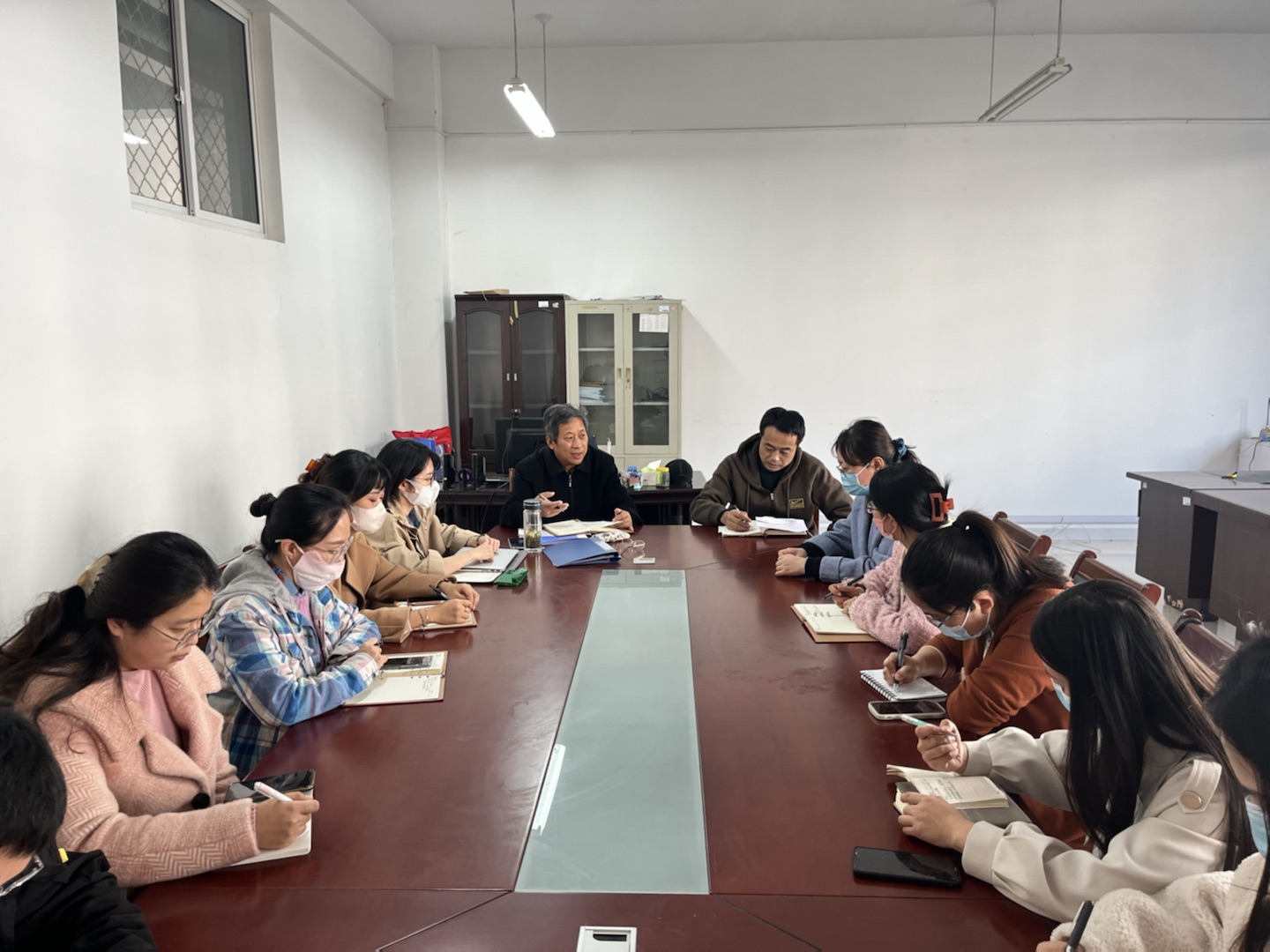 足球365直播网组织召开2022年青年教师英才培育计划交流会议