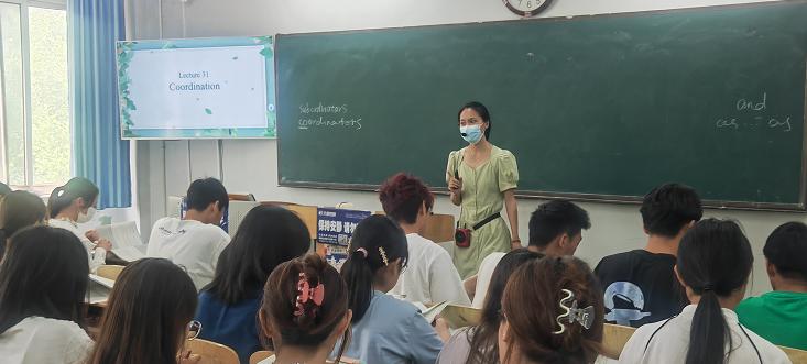 聚焦课堂提质量 互听互评促成长—— 足球365直播网开展公开教学听课评课活动 聚焦课堂提质量 互听互评促成长—— 足球365直播网开展公开教学听课评课活动
